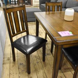 Mosely 5 Pcs Dinings Room Set Dining Table and 4 Chairs 