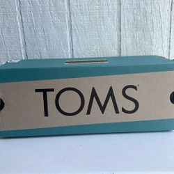 Zapatos Para Mujer. Size 9.  New. TOMS 