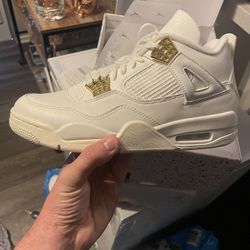 Jordan 4 Metallic Gold 
