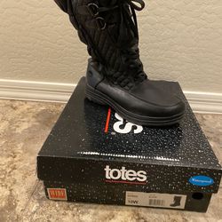 SNOW BOOTS WOMENS SIZE  10