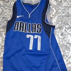 Luka Doncic Jersey MEDIUM