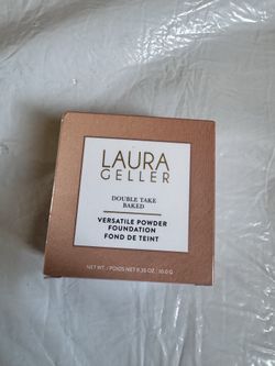 Laura Geller compact powder foundation. Lightweight, buildable coverage. Smooth matte finish. Portable and travel-friendly. Laura Geller Double Take B