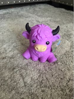 SQUISHY HIGHLAND COW