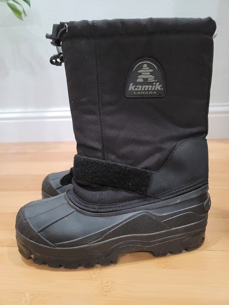 Kamik insulated waterproof women's Snow boots size 6