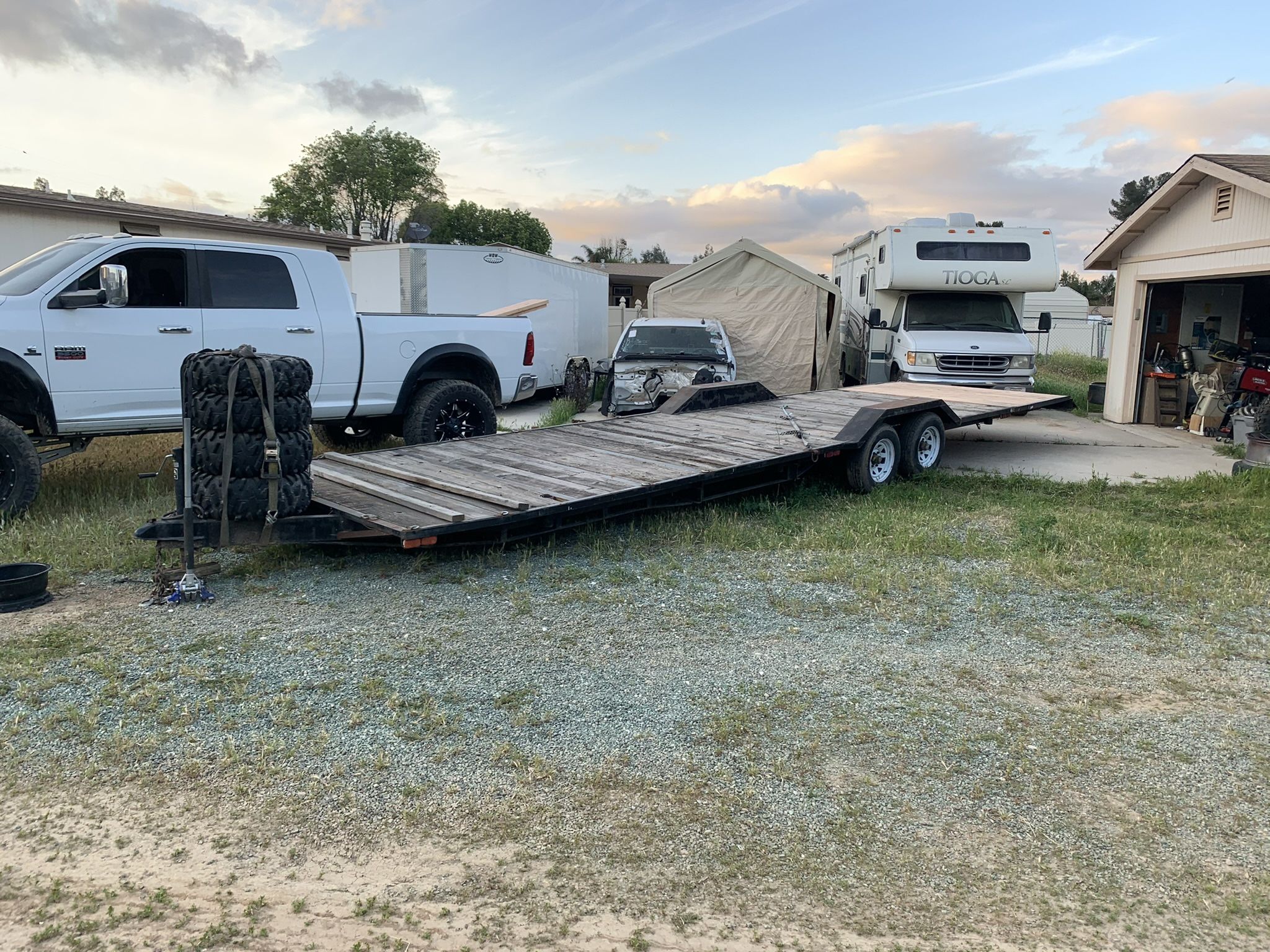 32 Foot Flatbed Trailer With Ramps 