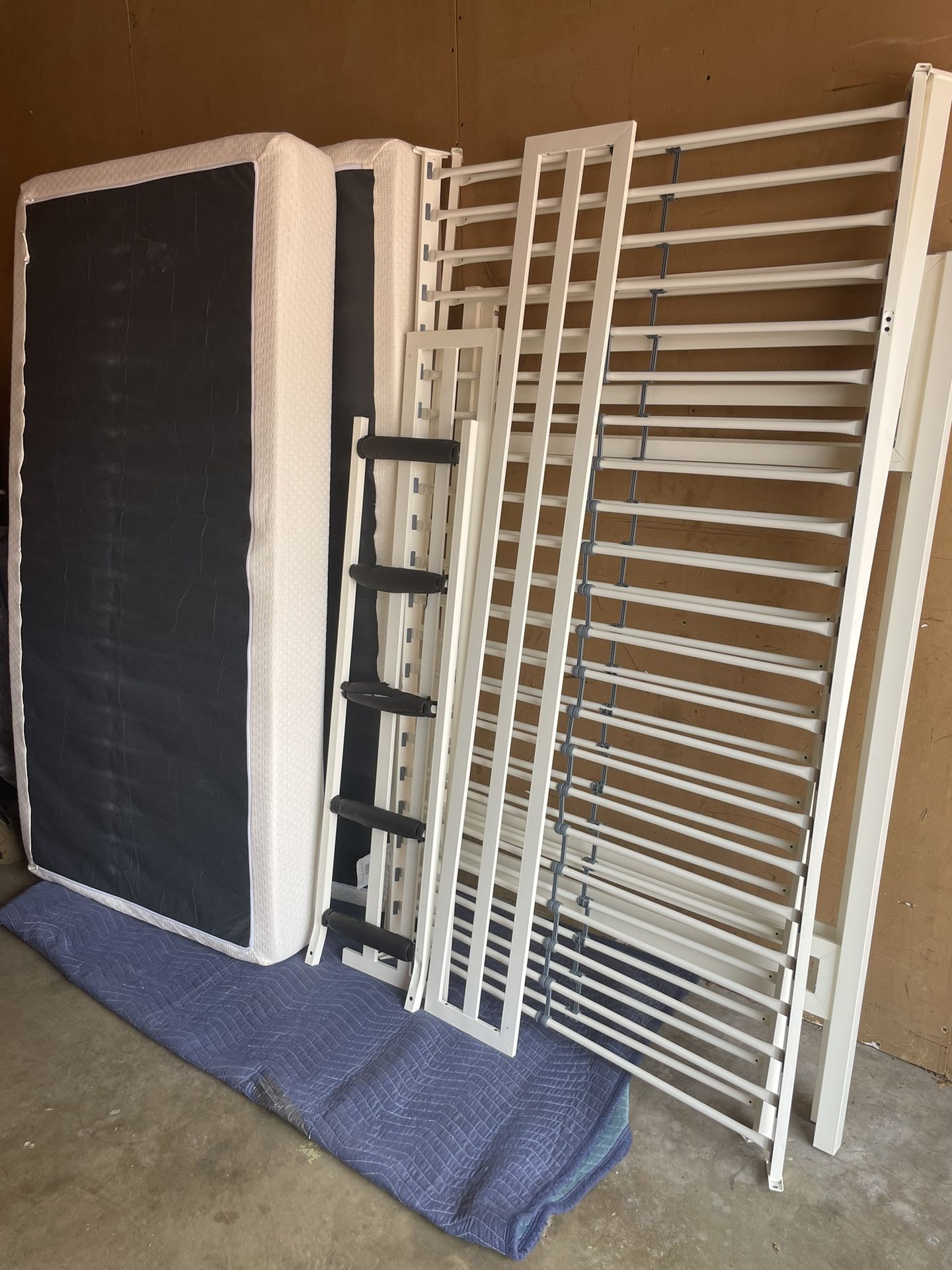 Bunk Bed With Mattresses