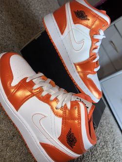 AIR JORDAN 1 MID SE (GS)