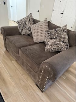 Couches for sale like new no tear