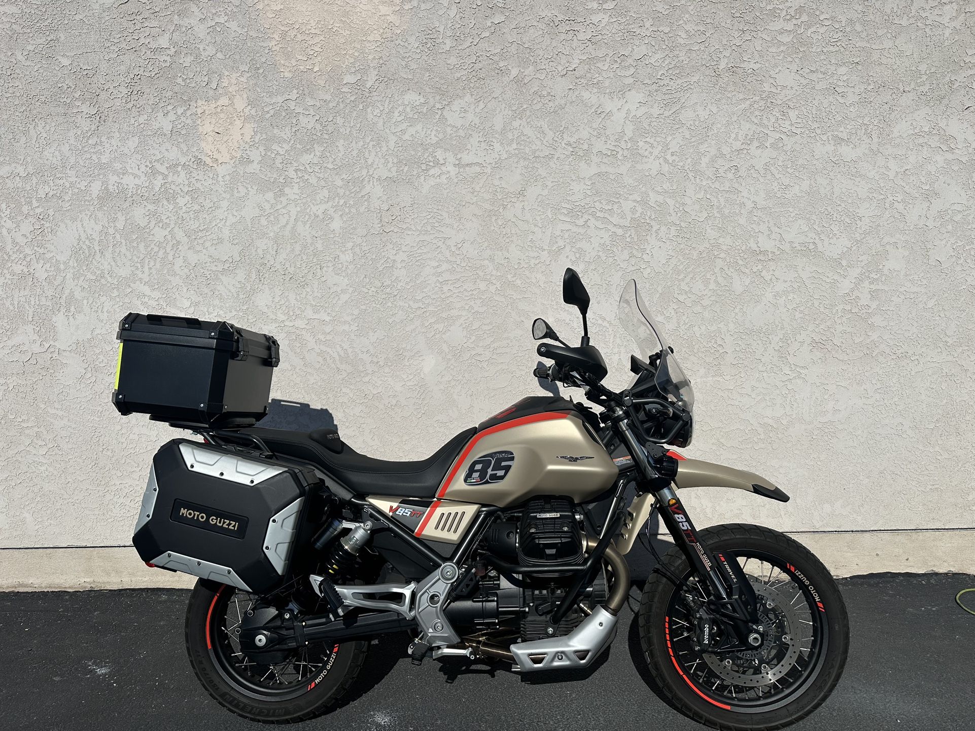 2020 Moto Guzzi V85TT TRAVEL