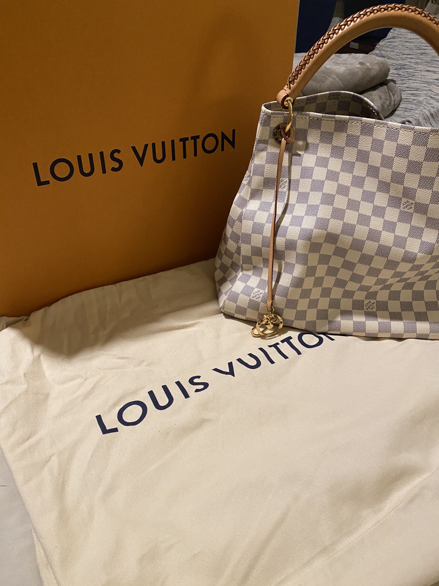 LOUIS VUITTON Artsy MM Damier Azur-Authentic for Sale in Fowler, CA -  OfferUp