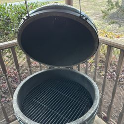 Large Kamado Grill Classic Green Egg