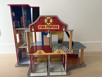 Kidkraft Firehouse Station
