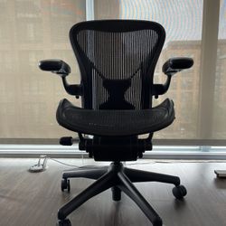 Herman Miller Aeron Chair (Size B)