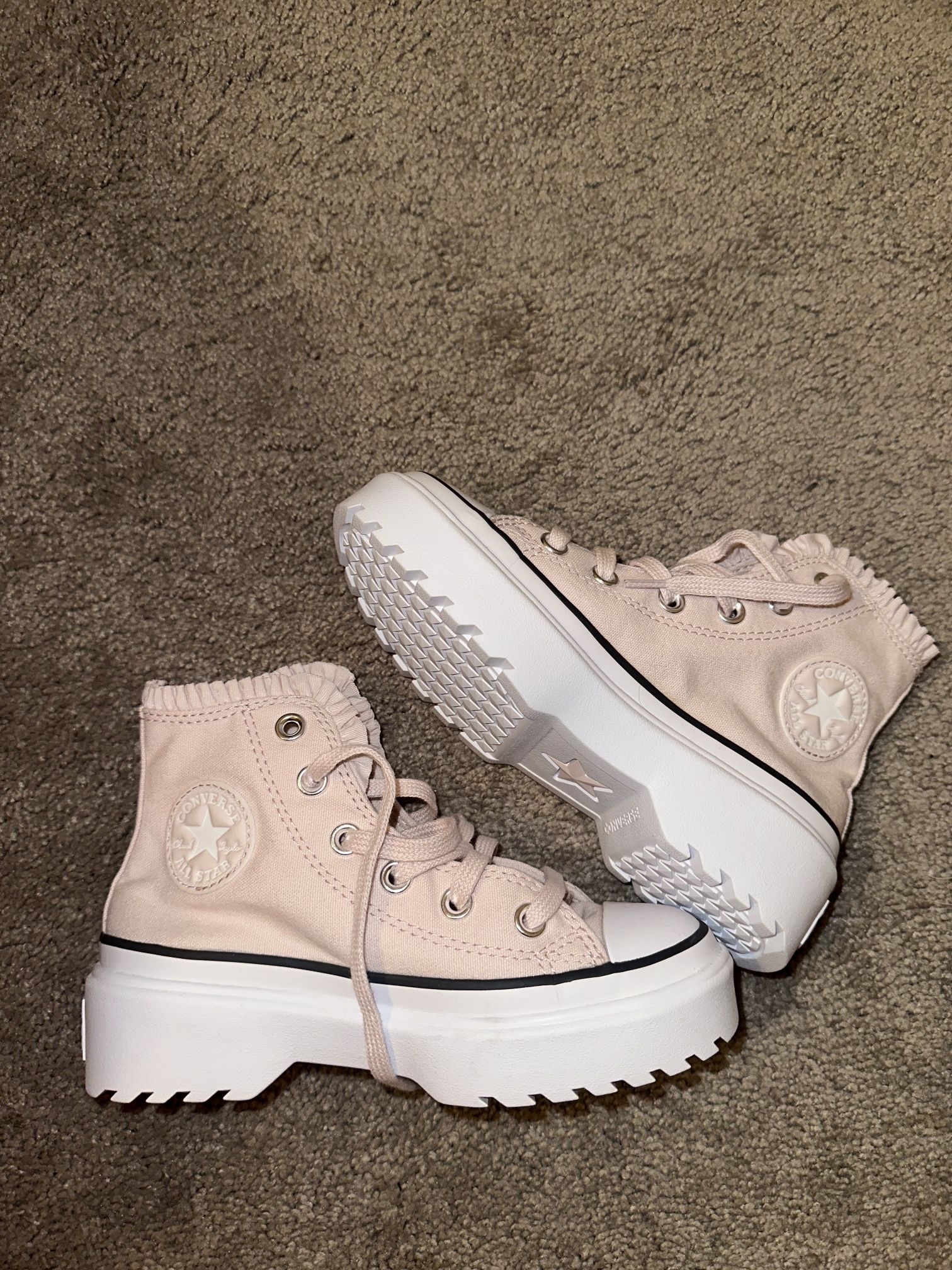 PINK RUFFLE CONVERSE