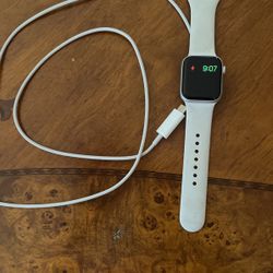 Apple Watch SE 