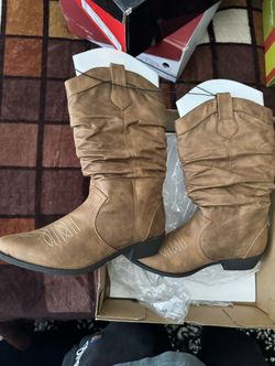 Womens Boots Size 7
