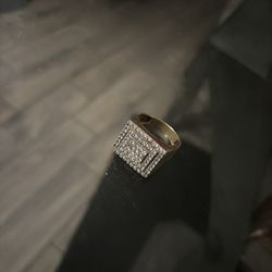 10k Gold Cz Diamond Ring 8grams 