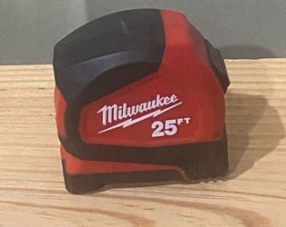 Milwaukee Tape Measure 25Ft.