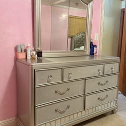 Dresser With Mirror And Nightstand 