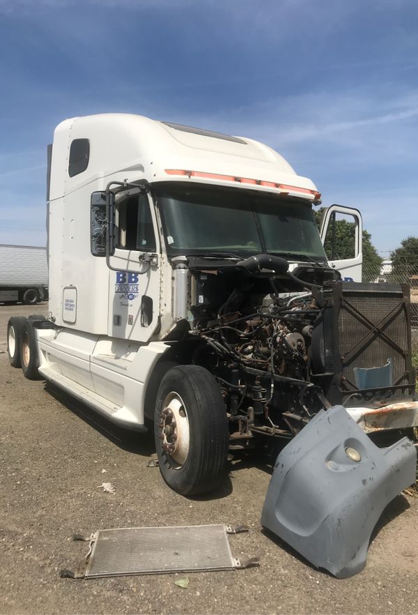 salvage semi truck for Sale in Fresno, CA - OfferUp