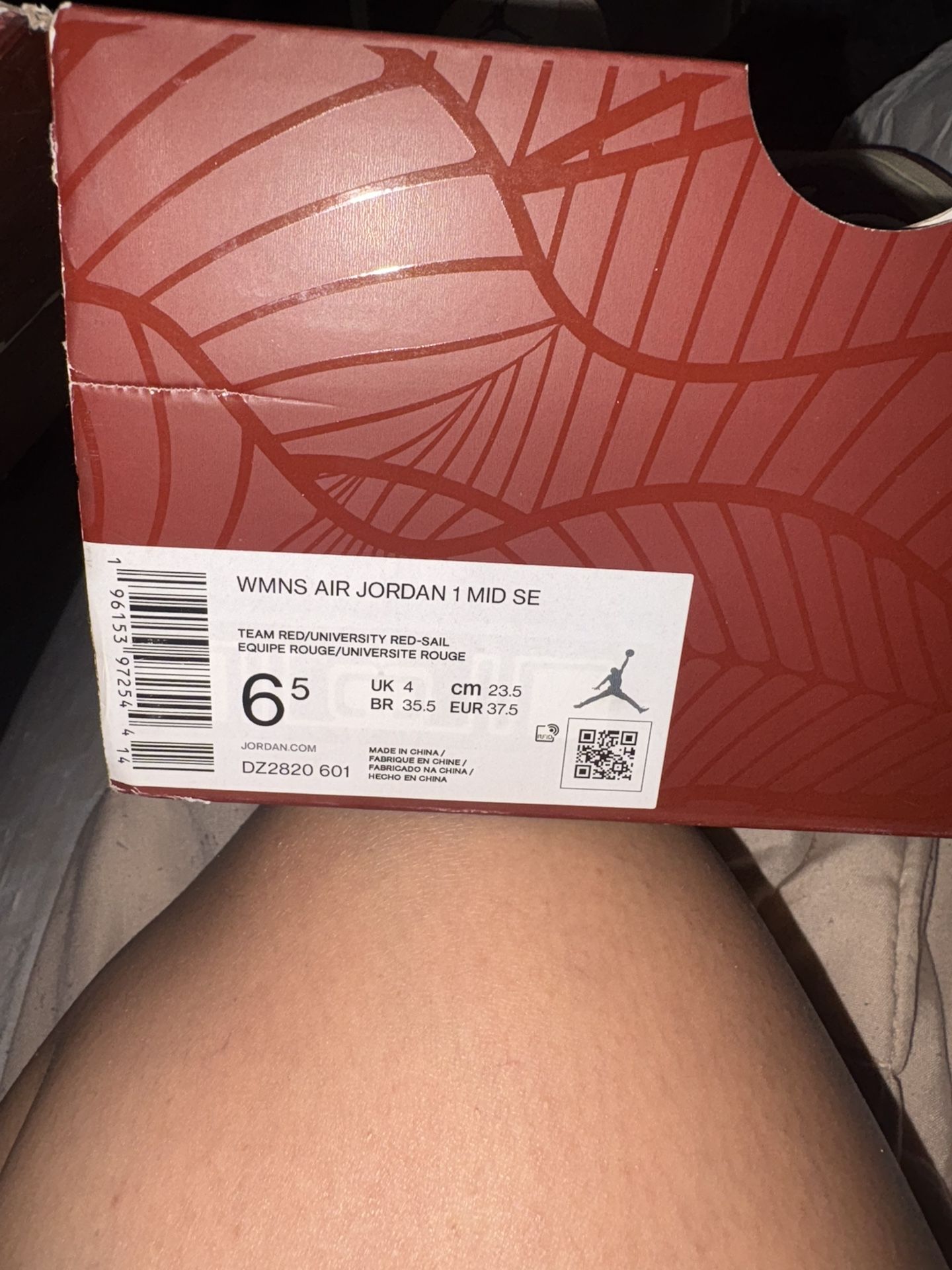 wmns air jordan 1 mid se 