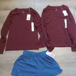 2 Womens Small Maroon Tops 1 Size Small Blue Shorts New