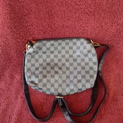 Crossbody purse