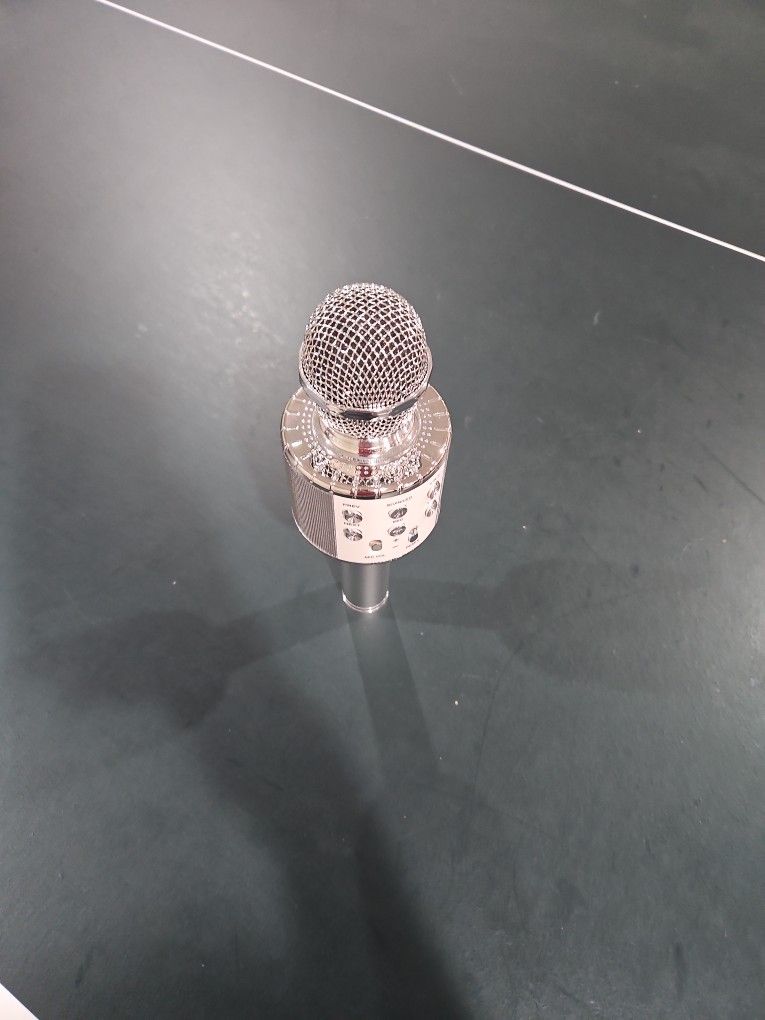 Microphone