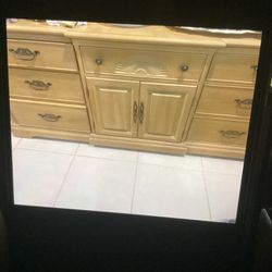 A High Quality By Bernhardt 9 Drawers Triple Dresser With 2 Night Stands Asking $875. Obo 