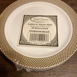 30 Piece Gold Plates 
