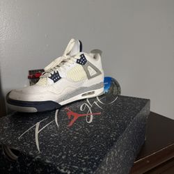 Jordan 4 Navy 