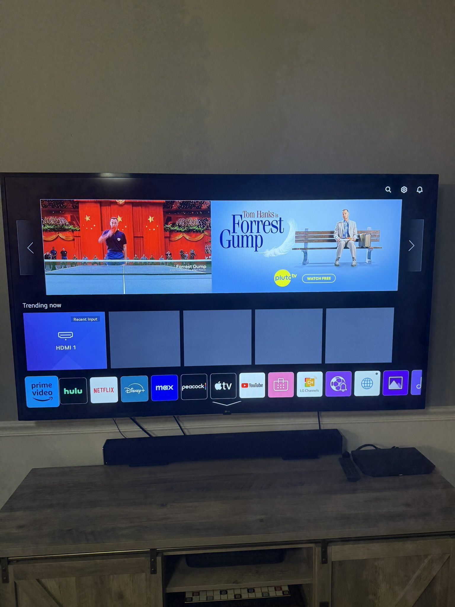 LG 70” 4K UHD Smart TV 120 Refresh rate + Full motion Mounting Bracket