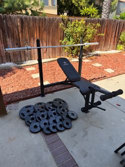 Bench press with 7ft 45lbs bar plus 180lbs of Olympic weights