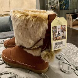 TOMS Women's Nepal Rawhide Suede Faux Hair Boot Size 8 New