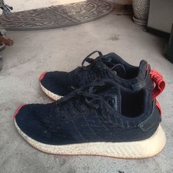 !! Men's Shoes Adidas  Boost  Size 10.5