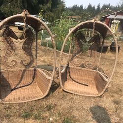 Outdoor hanging chairs seahorse design