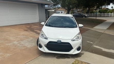 2015 Toyota Prius C TWO