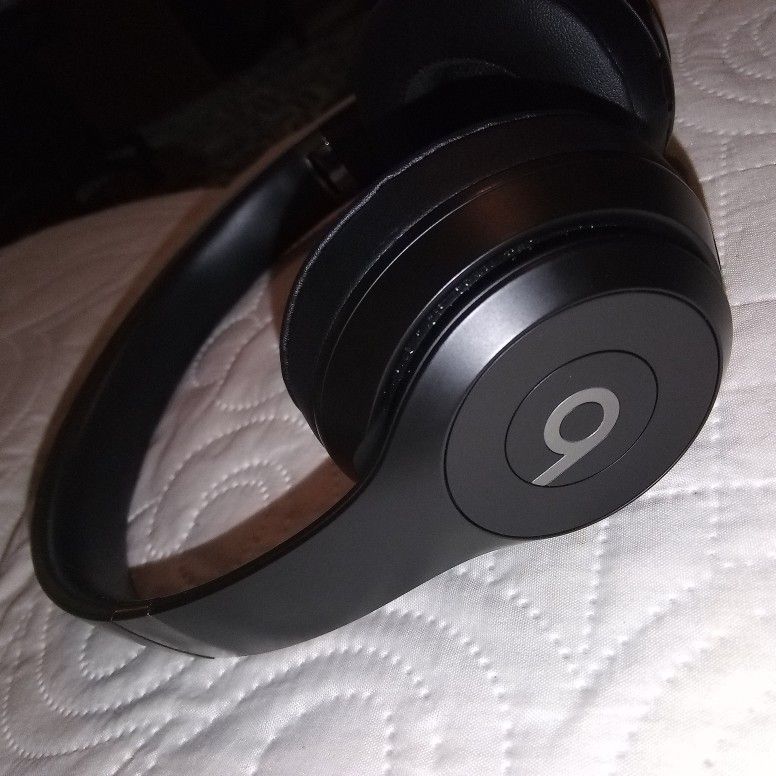 Beats Solo 4