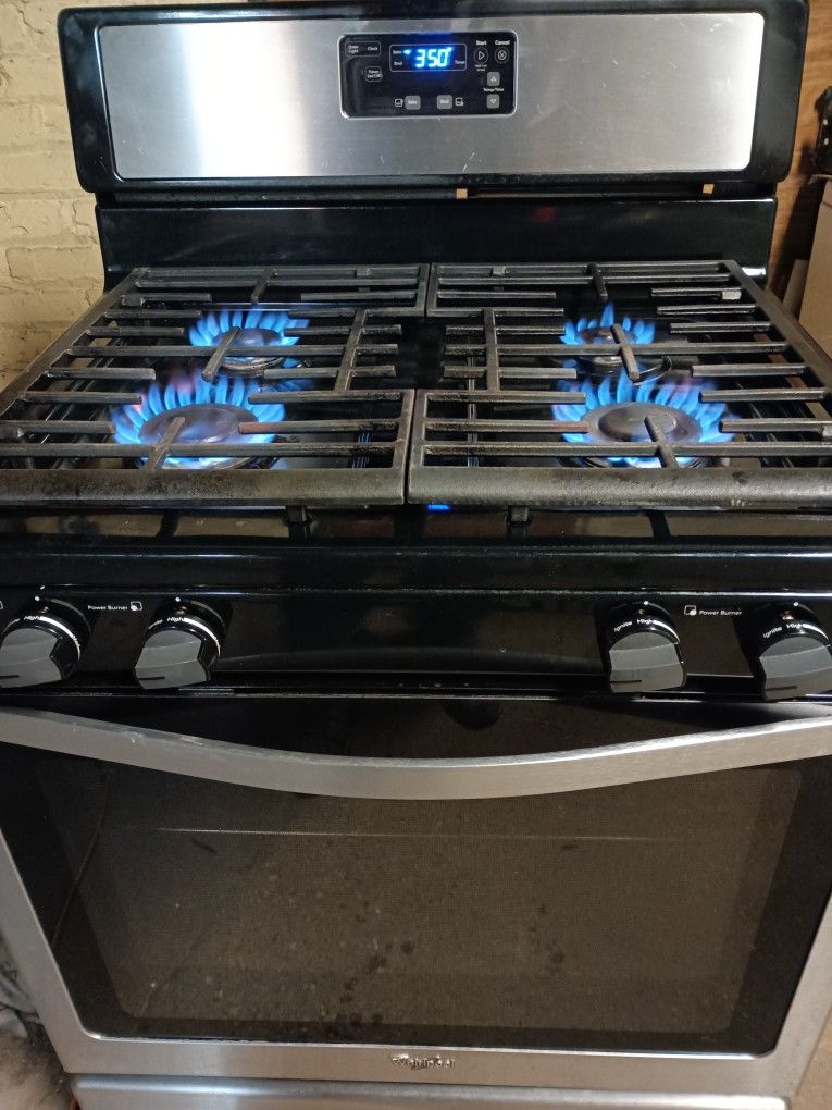 Clean Stainless/Black Gas Stove Works Great Free Delivery!