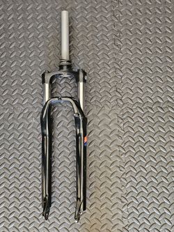 SR Suntour XCE coil suspension fork