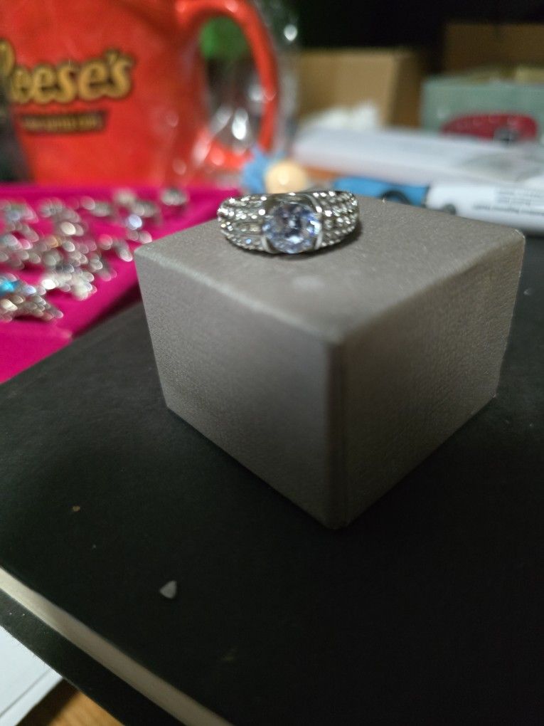 Size 8 White Sapphire Dinner Ring 925 Silver