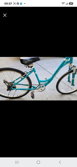 Specialized Women's Hybrid Comfort Bike – Front Suspension – Ready to Ride