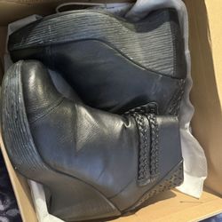 New Jambu Heeled Boots Size 8 