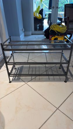 Shoes holder