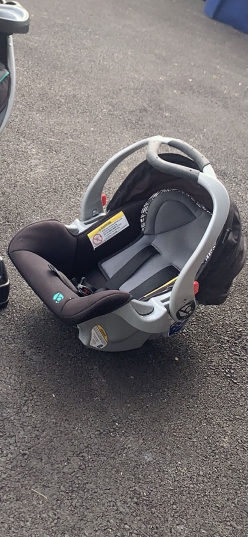 Baby Trend Car Seat w Base