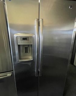 GE  Side By Side Stainless Steel Refrigerator Fridge

