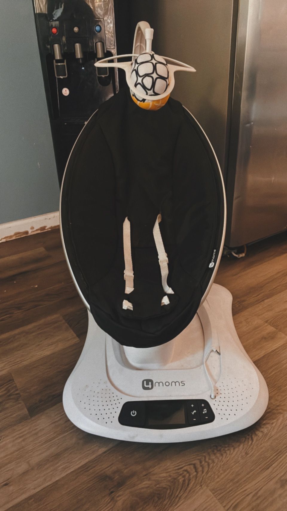 Mamaroo Baby Swing With Bluetooth