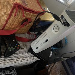 Xbox 360 With 3 Controllers And Games 