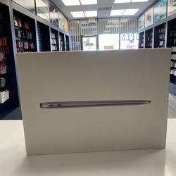 13 inch MacBook Air with Apple M1 chip 256gb 8gb r