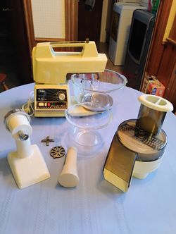 Vintage Oster 1980s regency kitchen center system in great working condition